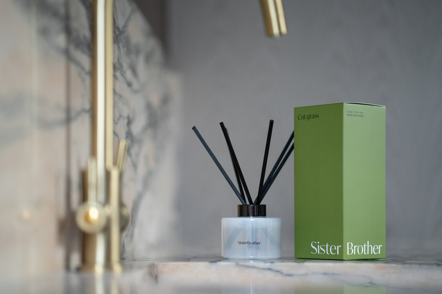 Cut grass reed diffuser