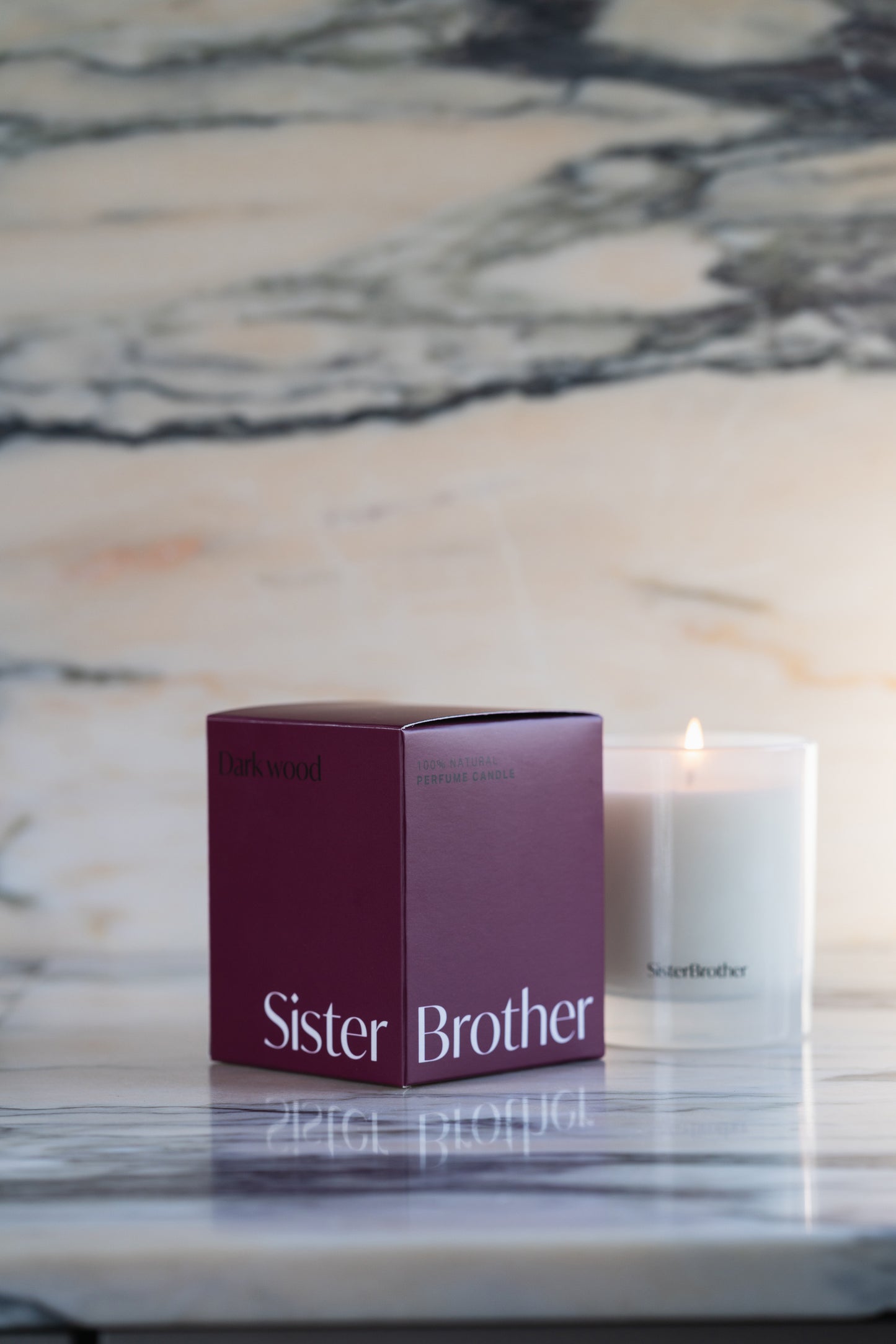 Dark wood perfume candle