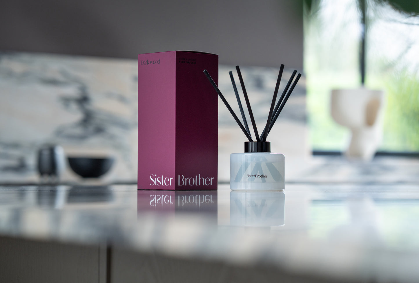 Dark wood reed diffuser