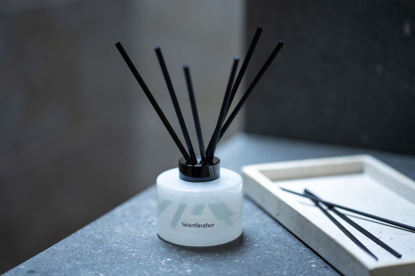 Dark wood reed diffuser