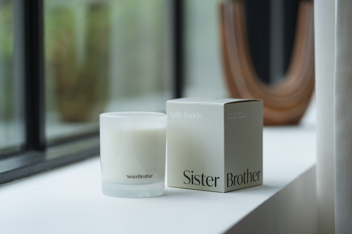 Salty hands perfume candle